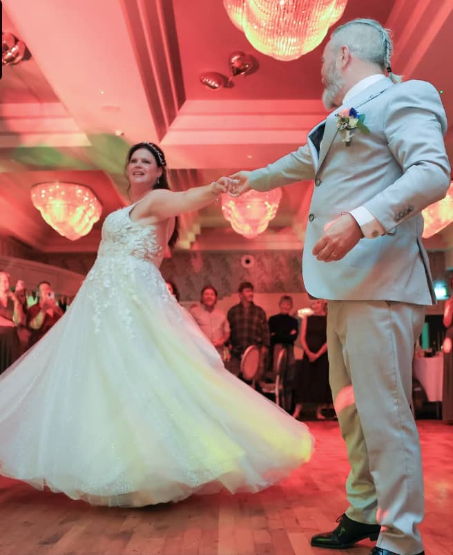 Real couple performing their first dance at their Irish wedding reception — taught by First Dance Academy